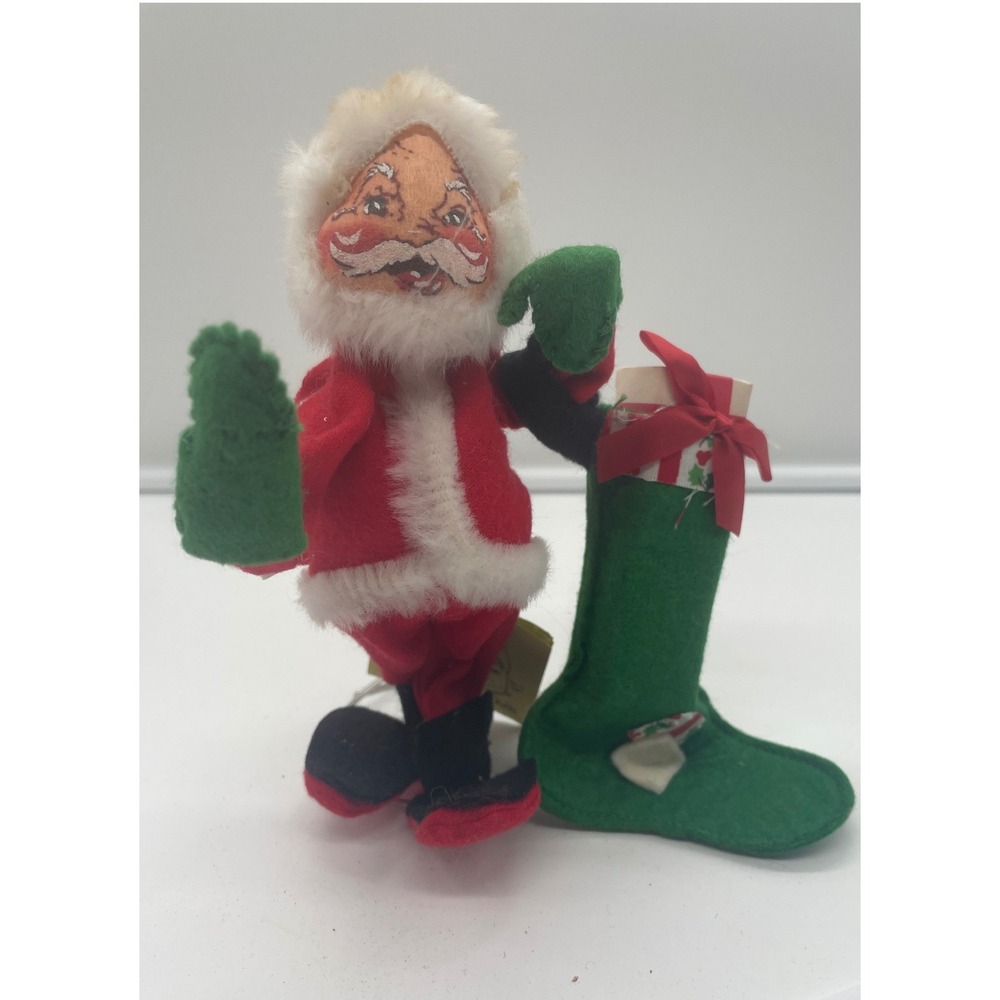 Vintage Annalee Mobilitee Santa Claus Doll with Green Stocking New Hampshire